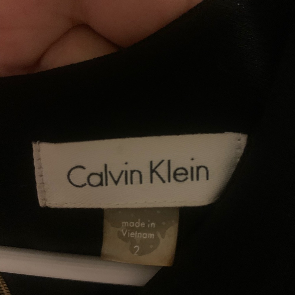 EUC CALVIN KLEIN V-Neck Gold O-Ring mini Black Dress - Picture 6 of 9